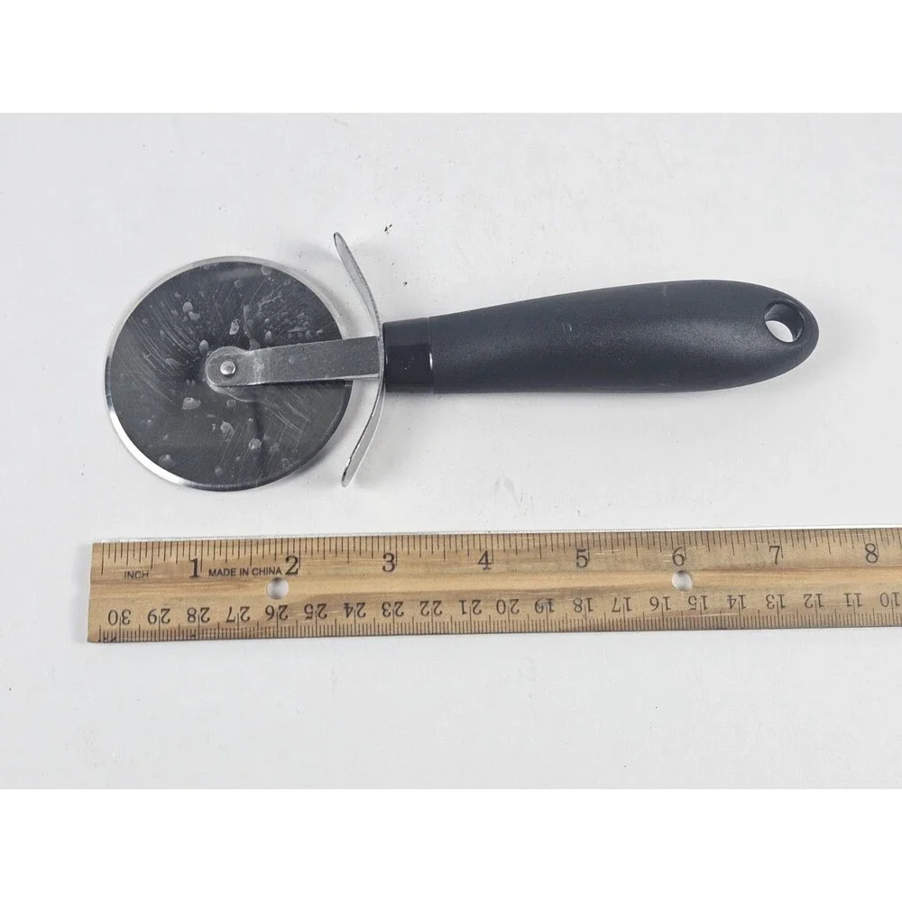 BLANQI pizza cutter